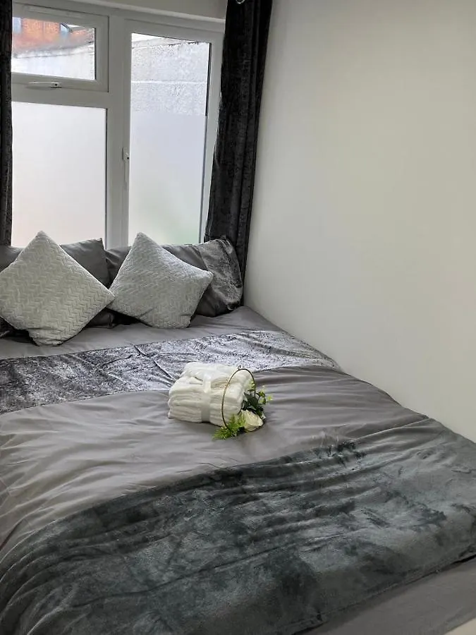 Apartment In St Denys Southampton